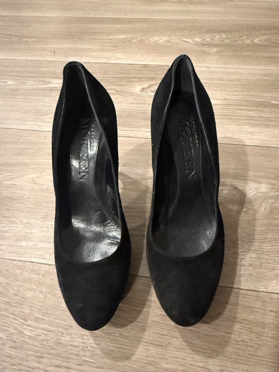 Alexander McQueen Shoes - Alexander McQueen Black Suede Pointed Toe Heels